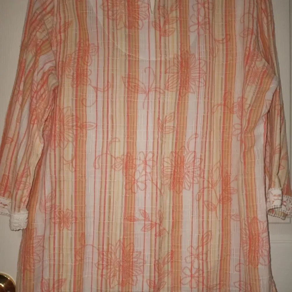 Alfred Dunner Women's 14 White Pink Striped 3/4 Sleeve V-Neck 100% Cotton Top - Picture 5 of 9